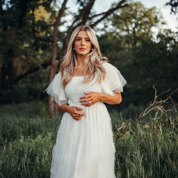 Dresses & Skirts - IVORIE KAI Camille white dress Size: SMALL